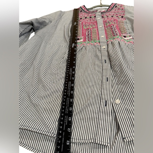 2/$30 Crown & Ivy blue striped top with Embroidered bodice ladies size 1X - Picture 9 of 10